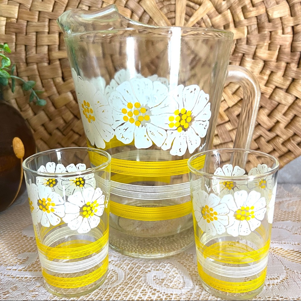 Rare Mid Century Modern Glassware Vintage 70s Floral Glass Pitcher and Cups